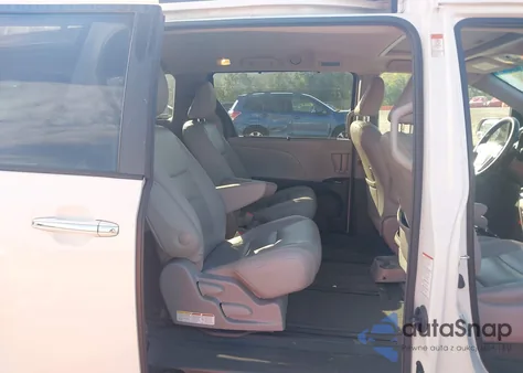 2017 Toyota Sienna Xle/Limited z USA, uszkodzony, nr VIN 5TDDZ3DC6HS167193